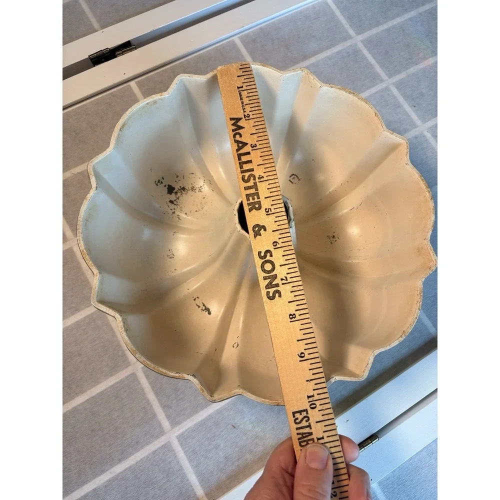 Vintage Nordic Ware Bundt Fluted Tube Pan 12 Cup Heavy Cast Aluminum USA
